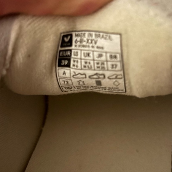 Veja Campo Leather Sneakers - Picture 4 of 8